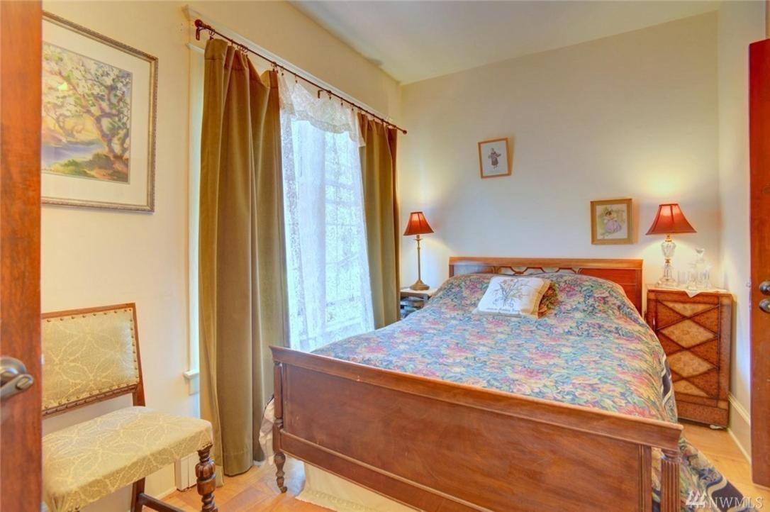シアトル モーツアルト ゲスト ハウス Bed & Breakfast エクステリア 写真