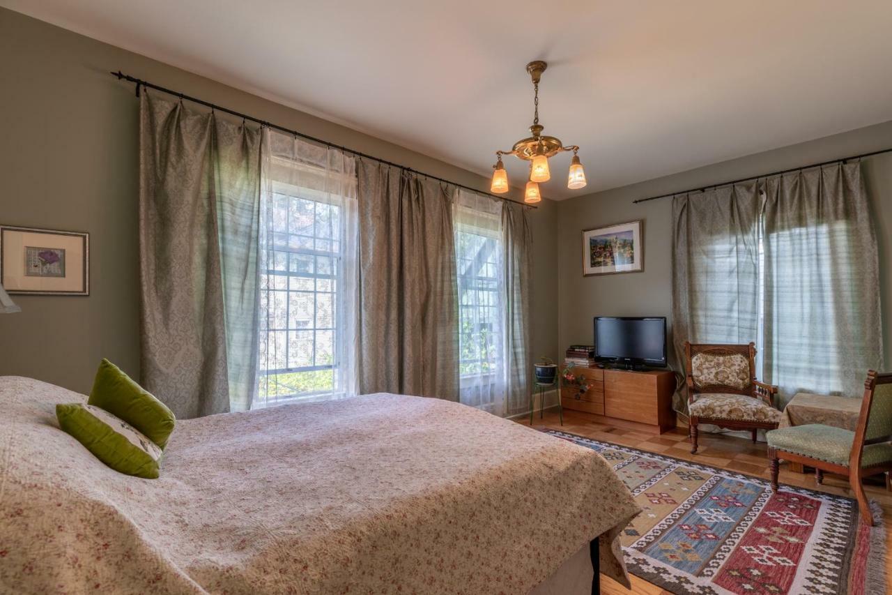 シアトル モーツアルト ゲスト ハウス Bed & Breakfast エクステリア 写真